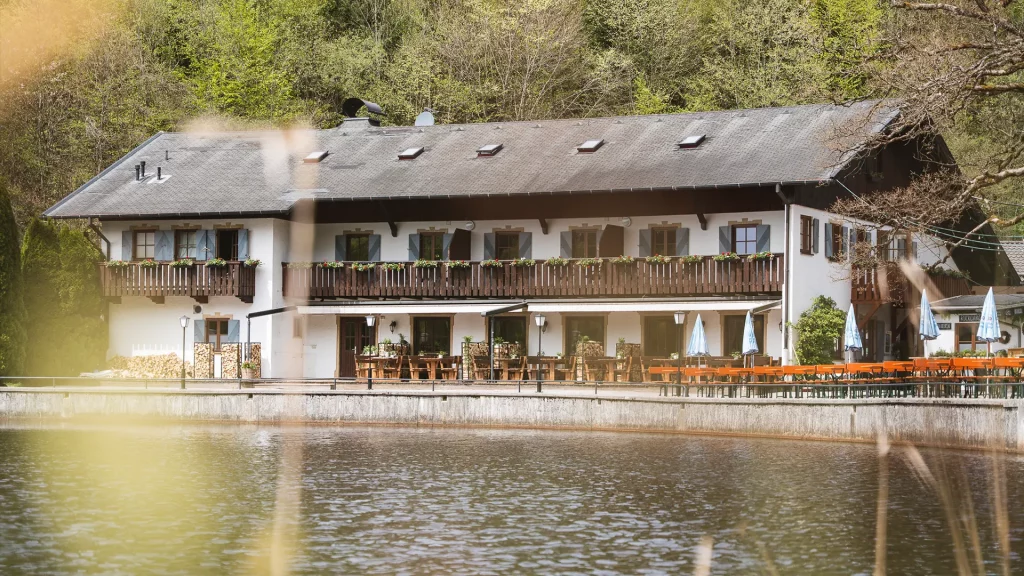 waldhaus-deininger-weiher-aussenansicht-1